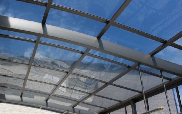 カーポートの屋根材の種類と ポリカーボネイト について 外構ドットプロ